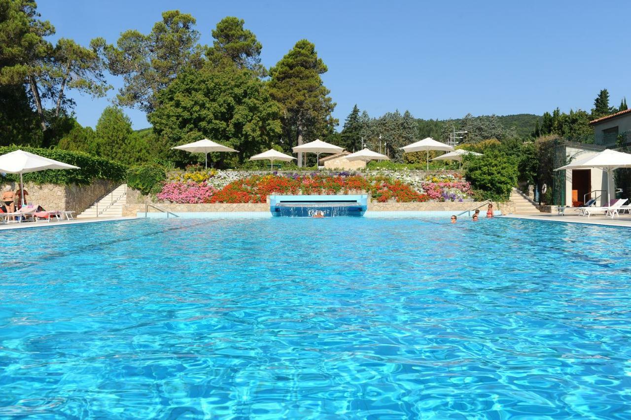 Готель Parco Delle Piscine Сартеано Екстер'єр фото