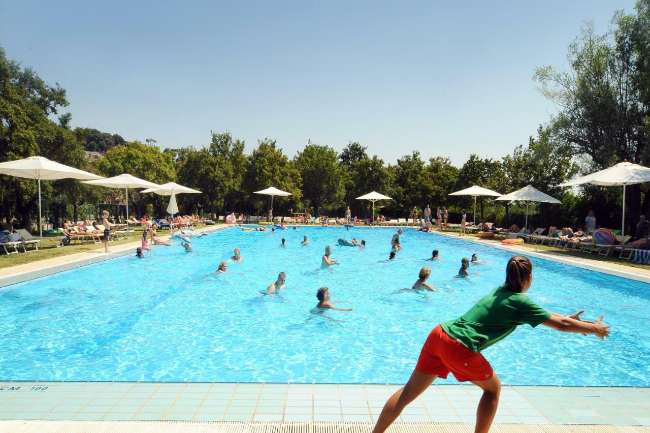 Готель Parco Delle Piscine Сартеано Екстер'єр фото