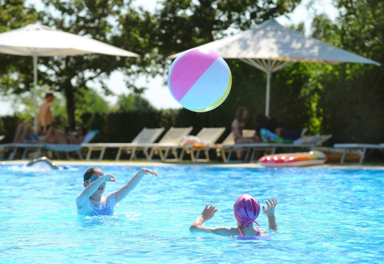 Готель Parco Delle Piscine Сартеано Екстер'єр фото
